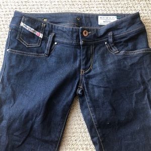 NWOT Diesel jeans sz 26 dark denim slim fit.